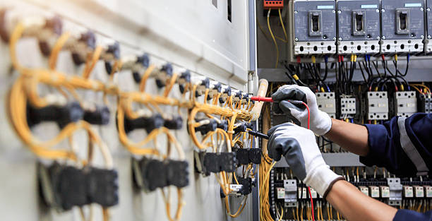 Professional Electrician technician working in Bartlett, TN